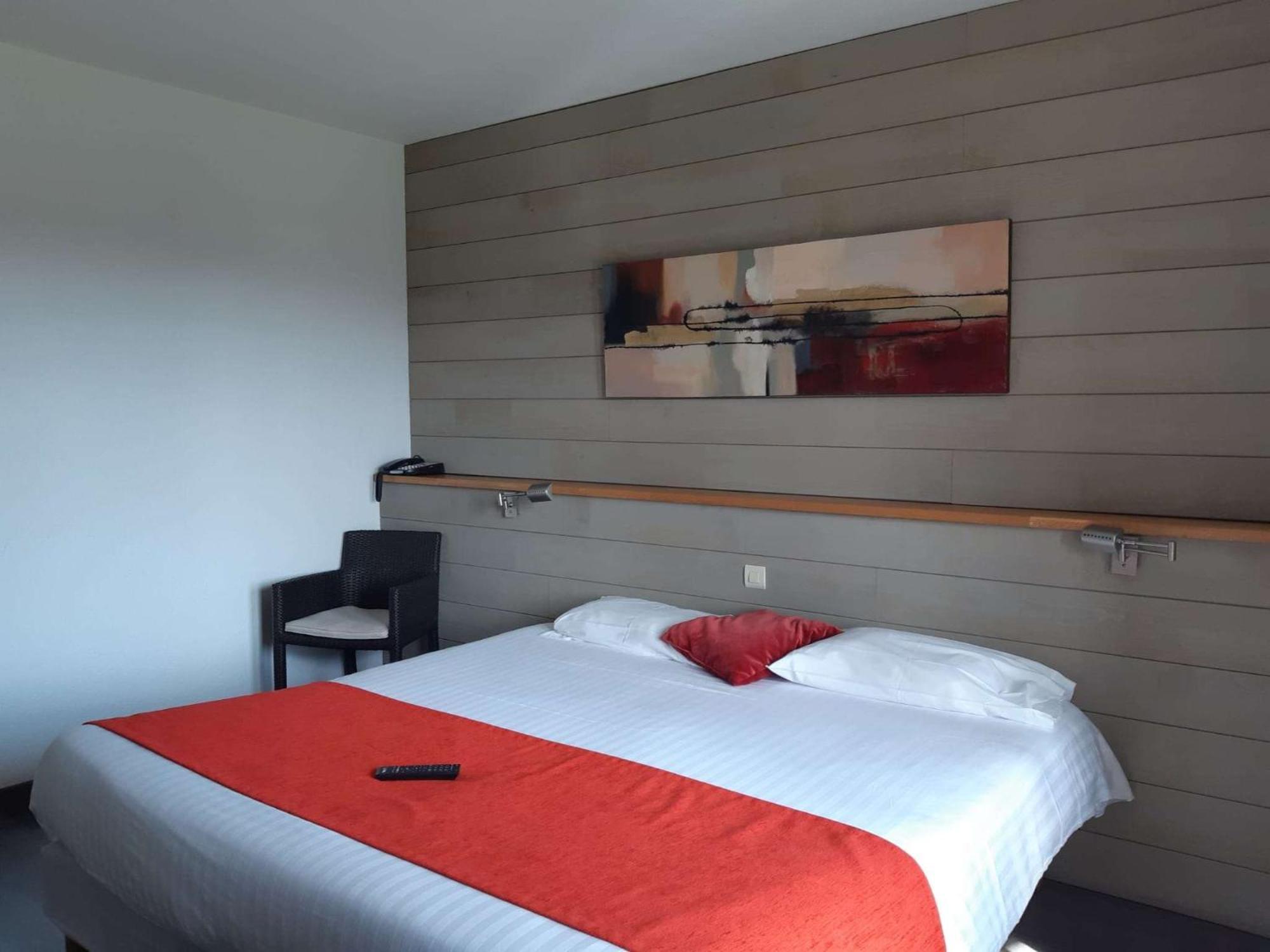 Brit Hotel Du Golf Le Lodge Salies-de-Béarn Zewnętrze zdjęcie