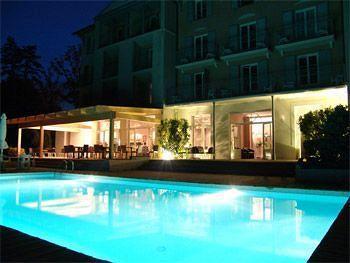 Brit Hotel Du Golf Le Lodge Salies-de-Béarn Zewnętrze zdjęcie